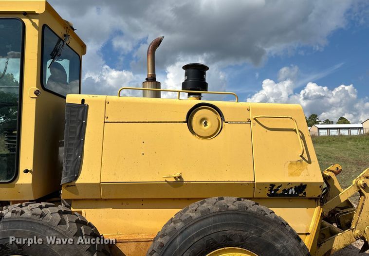 image for item EN5631 2002 Galion 850C motor grader