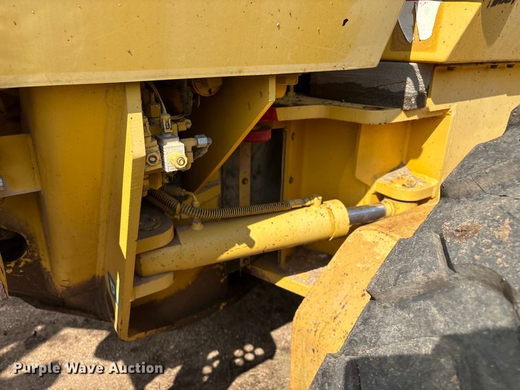 image for item EN5631 2002 Galion 850C motor grader