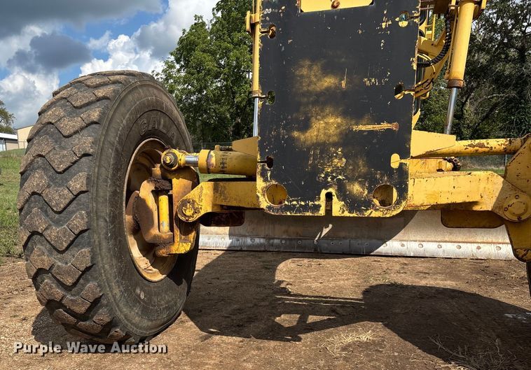 image for item EN5631 2002 Galion 850C motor grader