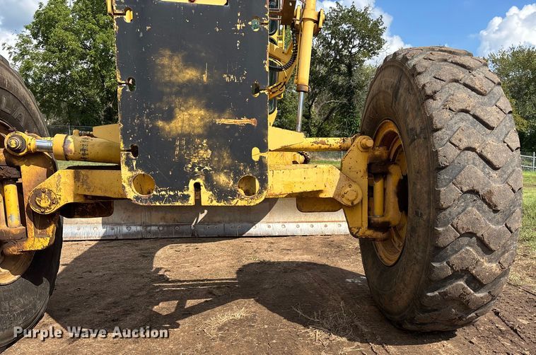 image for item EN5631 2002 Galion 850C motor grader