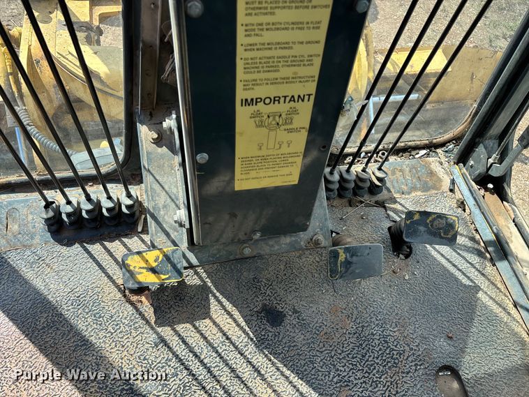 image for item EN5631 2002 Galion 850C motor grader