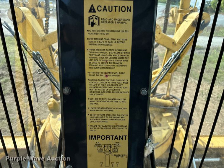 image for item EN5631 2002 Galion 850C motor grader