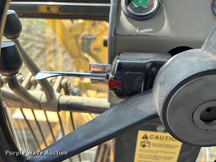 image for item EN5631 2002 Galion 850C motor grader