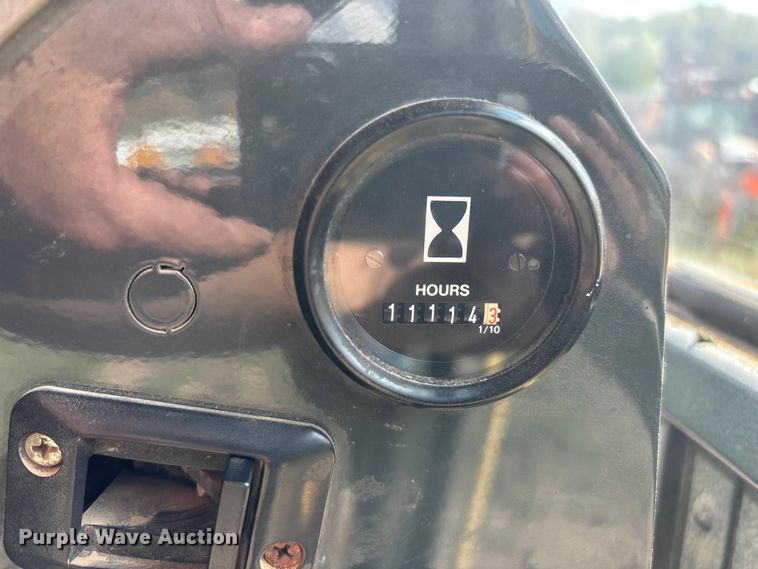 image for item EN5631 2002 Galion 850C motor grader