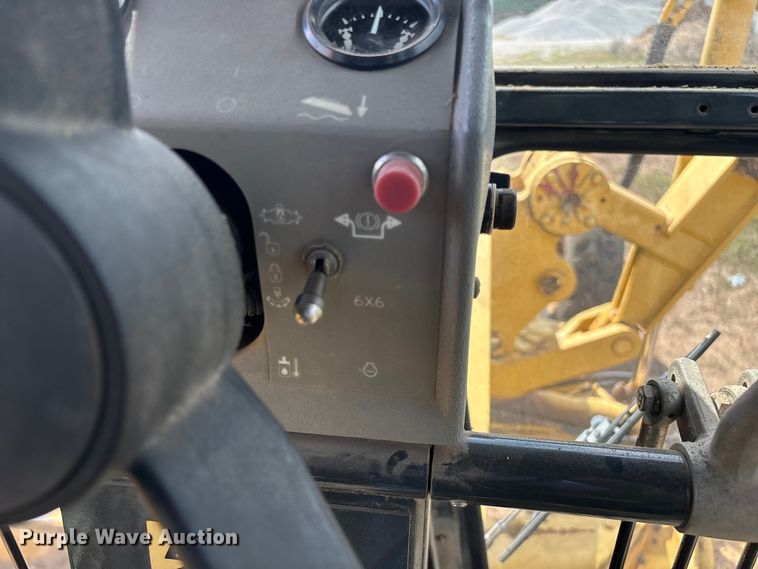 image for item EN5631 2002 Galion 850C motor grader