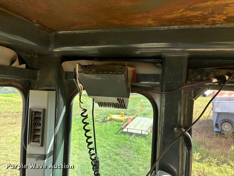 image for item EN5631 2002 Galion 850C motor grader