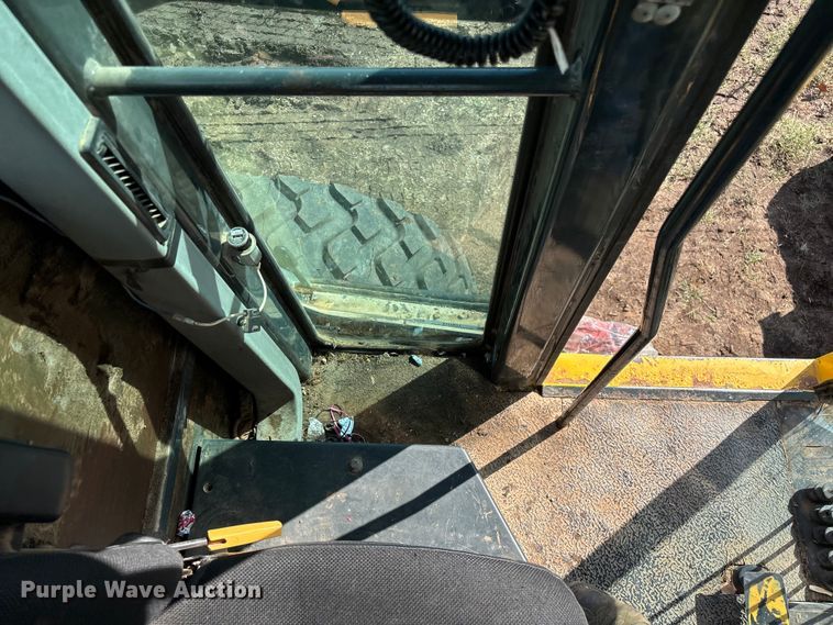 image for item EN5631 2002 Galion 850C motor grader