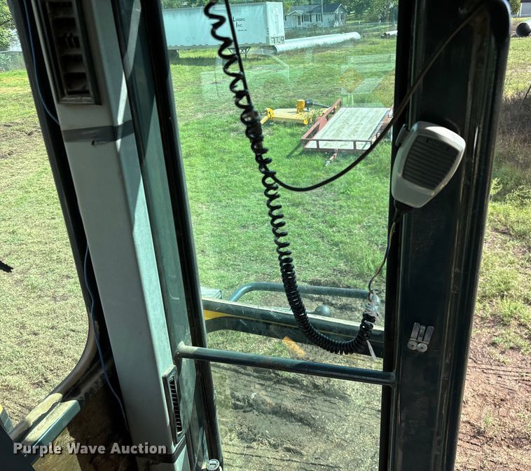 image for item EN5631 2002 Galion 850C motor grader