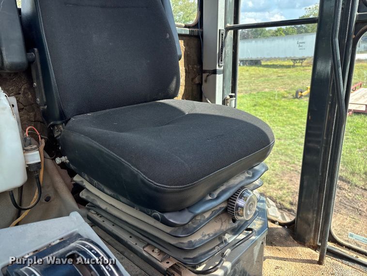 image for item EN5631 2002 Galion 850C motor grader