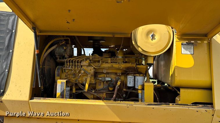image for item EN5631 2002 Galion 850C motor grader
