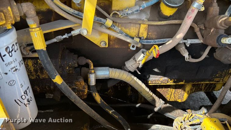 image for item EN5631 2002 Galion 850C motor grader