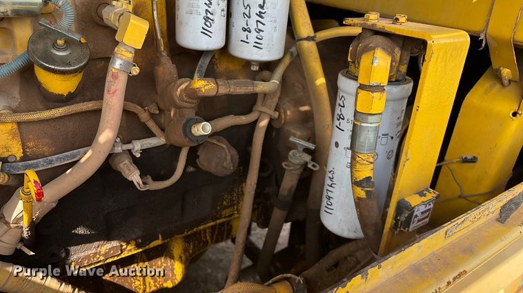 image for item EN5631 2002 Galion 850C motor grader