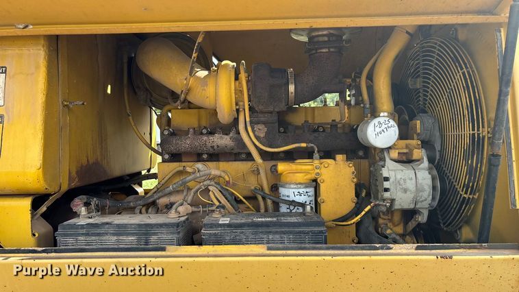 image for item EN5631 2002 Galion 850C motor grader