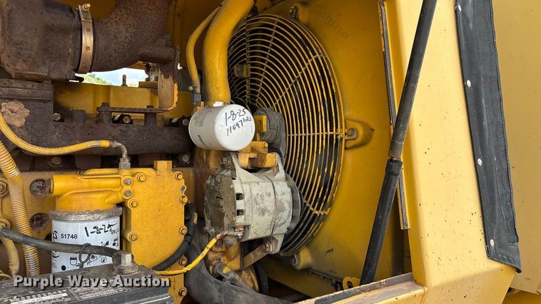 image for item EN5631 2002 Galion 850C motor grader