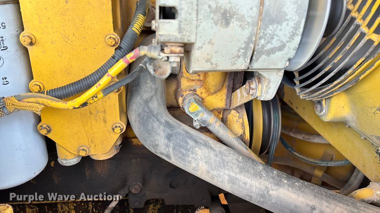 image for item EN5631 2002 Galion 850C motor grader