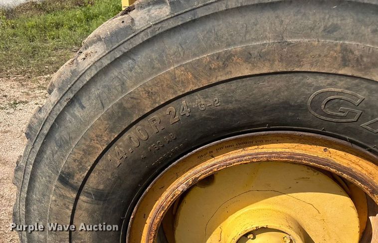 image for item EN5631 2002 Galion 850C motor grader