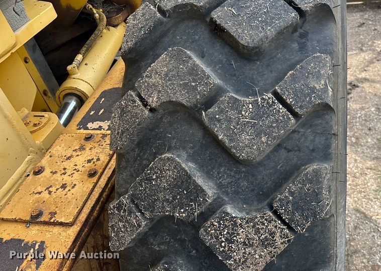 image for item EN5631 2002 Galion 850C motor grader