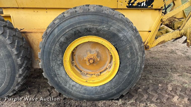 image for item EN5631 2002 Galion 850C motor grader