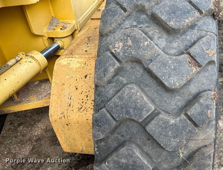 image for item EN5631 2002 Galion 850C motor grader