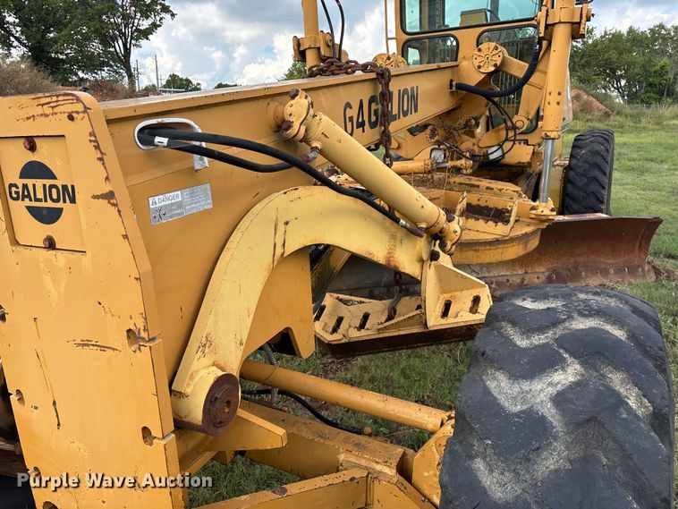image for item EN5632 1994 Galion 850 motor grader