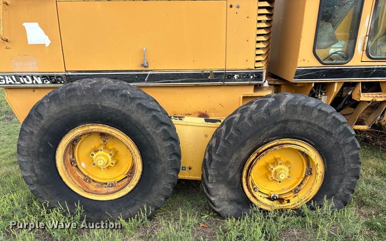 image for item EN5632 1994 Galion 850 motor grader