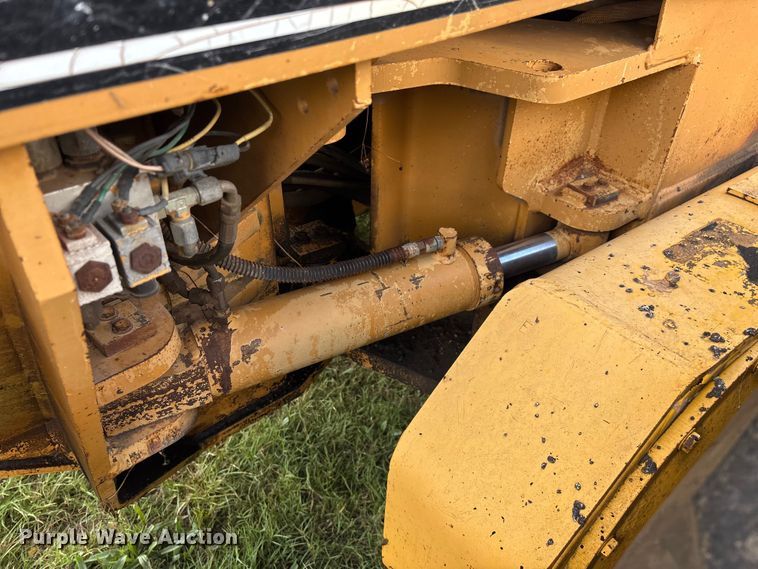 image for item EN5632 1994 Galion 850 motor grader