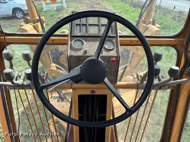 image for item EN5632 1994 Galion 850 motor grader