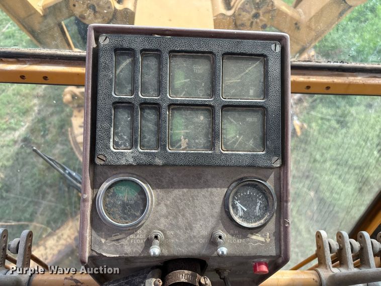 image for item EN5632 1994 Galion 850 motor grader