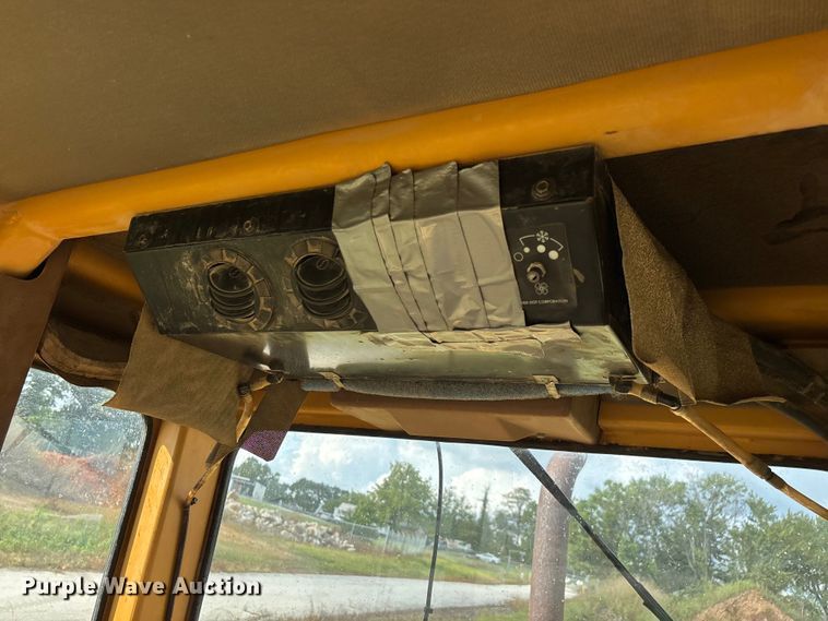 image for item EN5632 1994 Galion 850 motor grader