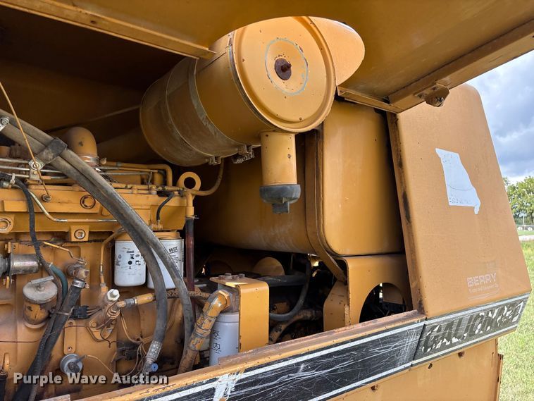 image for item EN5632 1994 Galion 850 motor grader