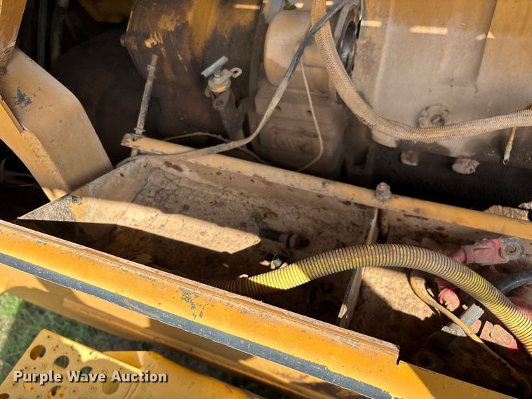 image for item EN5632 1994 Galion 850 motor grader