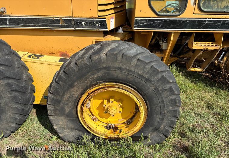 image for item EN5632 1994 Galion 850 motor grader