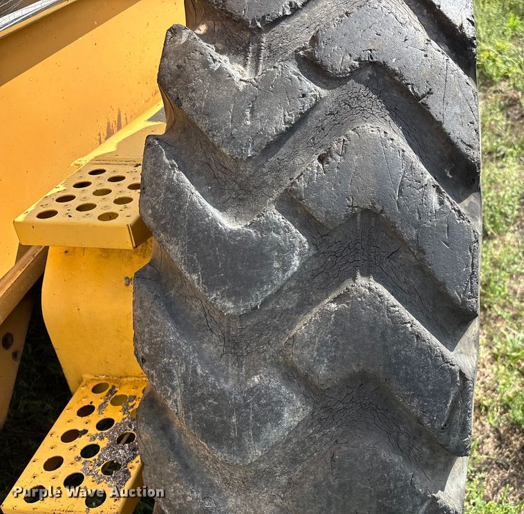 image for item EN5632 1994 Galion 850 motor grader