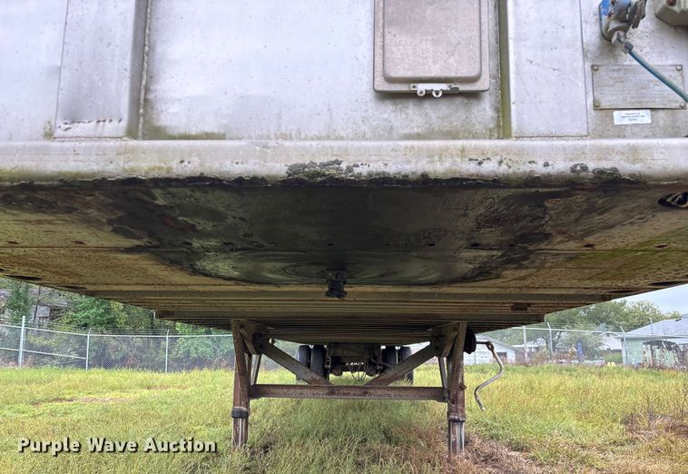 image for item EN5641 1994 Fruehauf FBLP91.5-NT2-43W dry van trailer