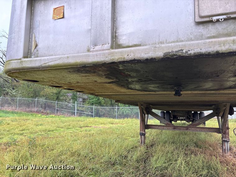 image for item EN5641 1994 Fruehauf FBLP91.5-NT2-43W dry van trailer