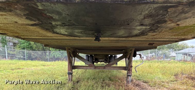 image for item EN5641 1994 Fruehauf FBLP91.5-NT2-43W dry van trailer