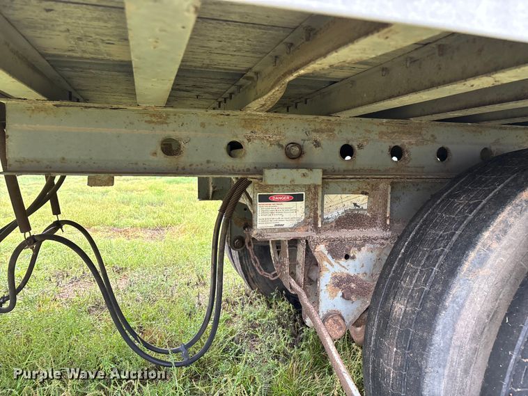 image for item EN5641 1994 Fruehauf FBLP91.5-NT2-43W dry van trailer