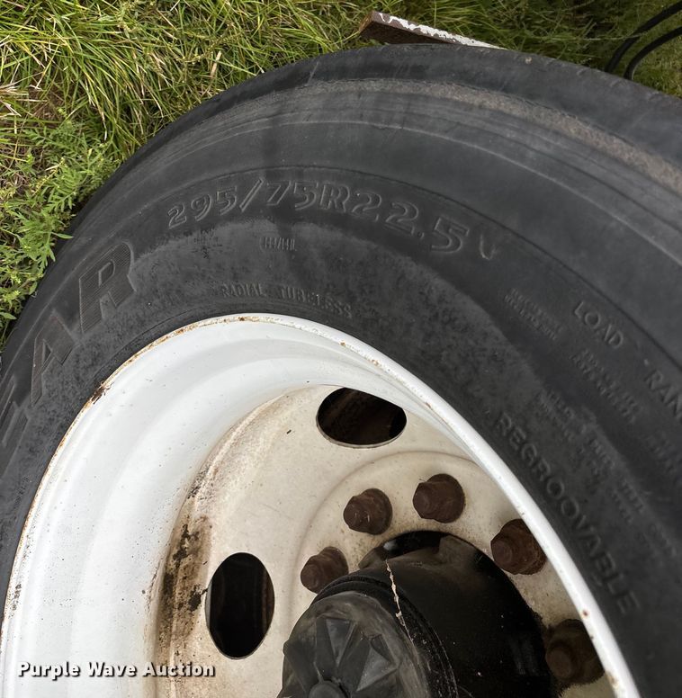 image for item EN5641 1994 Fruehauf FBLP91.5-NT2-43W dry van trailer