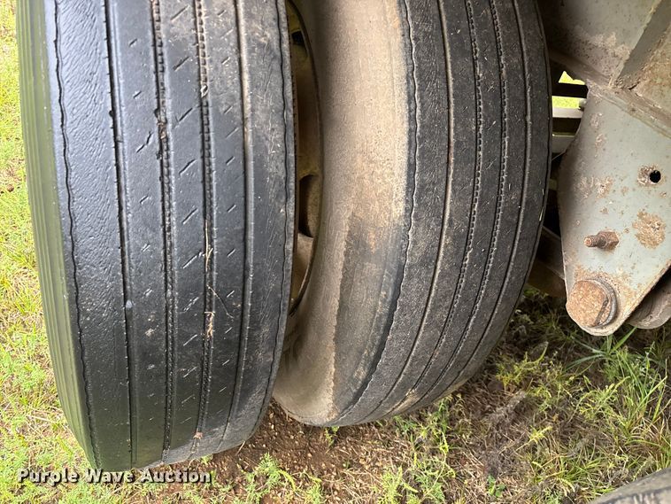 image for item EN5641 1994 Fruehauf FBLP91.5-NT2-43W dry van trailer