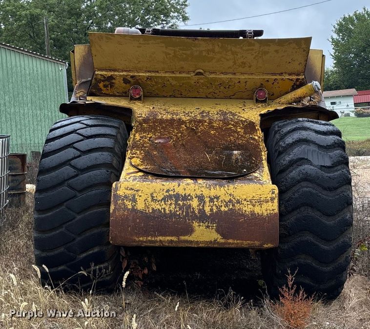 image for item EN5642 1973 Caterpillar 613 elevating scraper