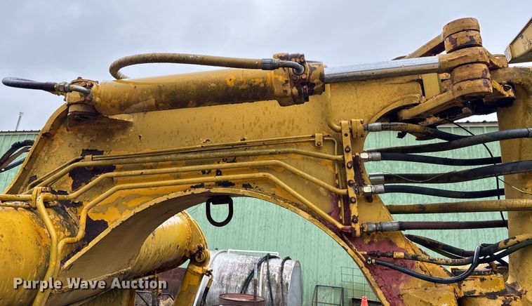 image for item EN5642 1973 Caterpillar 613 elevating scraper