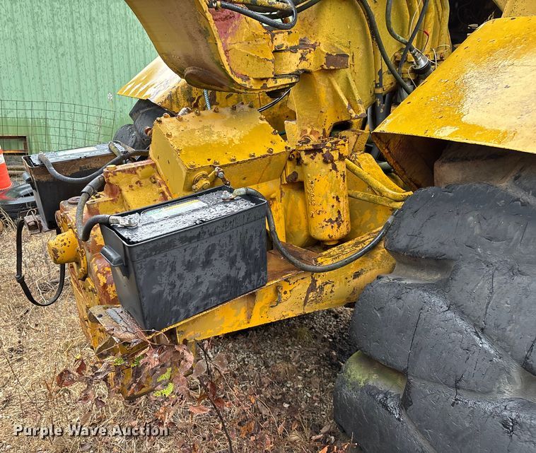 image for item EN5642 1973 Caterpillar 613 elevating scraper