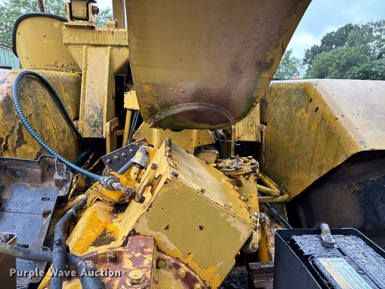 image for item EN5642 1973 Caterpillar 613 elevating scraper