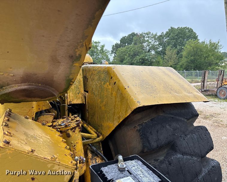 image for item EN5642 1973 Caterpillar 613 elevating scraper