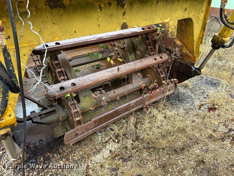 image for item EN5642 1973 Caterpillar 613 elevating scraper