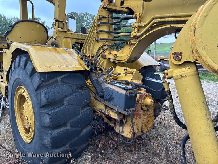 image for item EN5642 1973 Caterpillar 613 elevating scraper