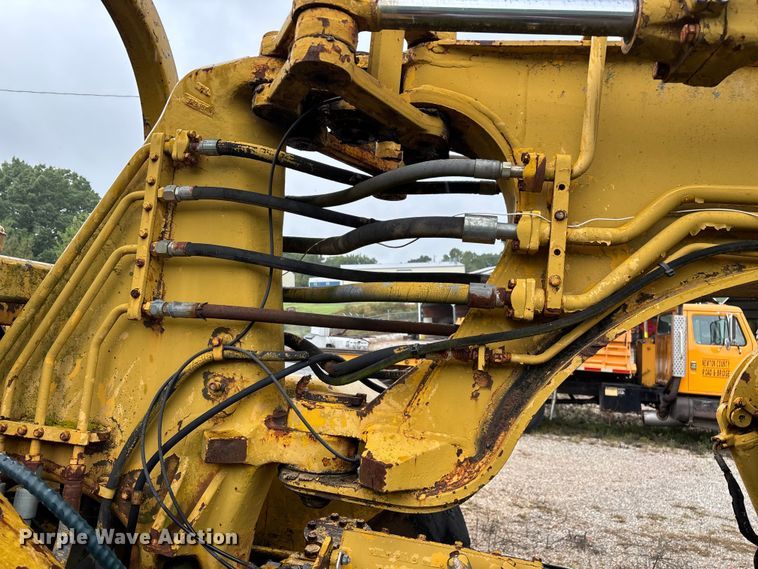 image for item EN5642 1973 Caterpillar 613 elevating scraper