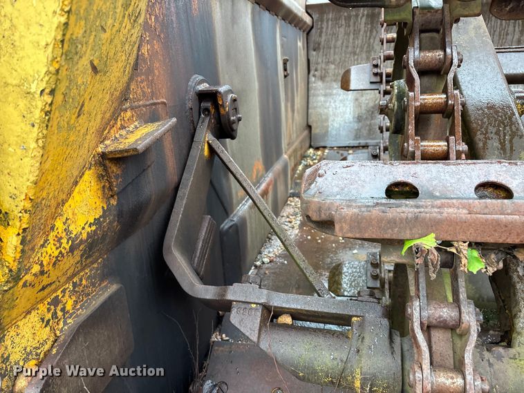 image for item EN5642 1973 Caterpillar 613 elevating scraper