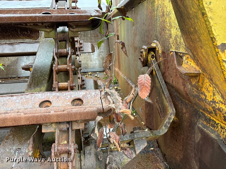 image for item EN5642 1973 Caterpillar 613 elevating scraper