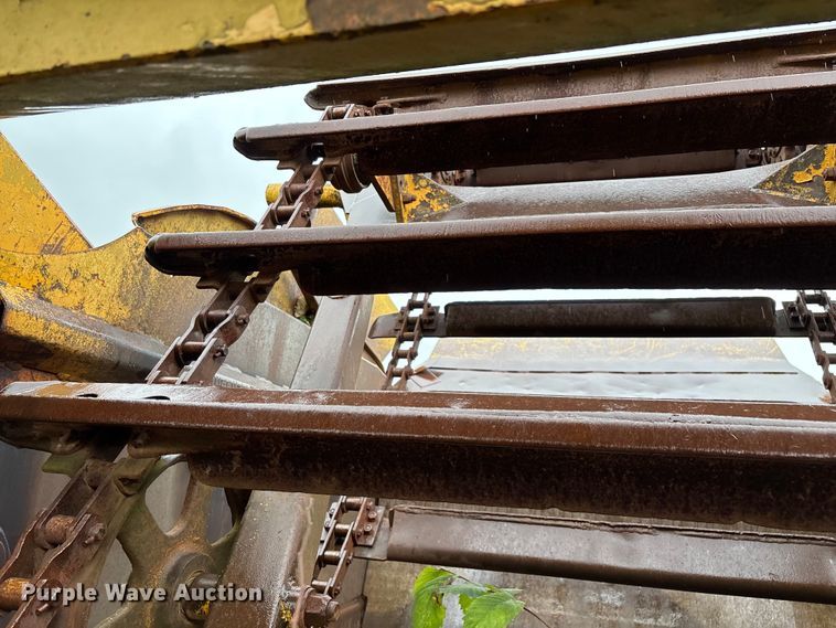 image for item EN5642 1973 Caterpillar 613 elevating scraper